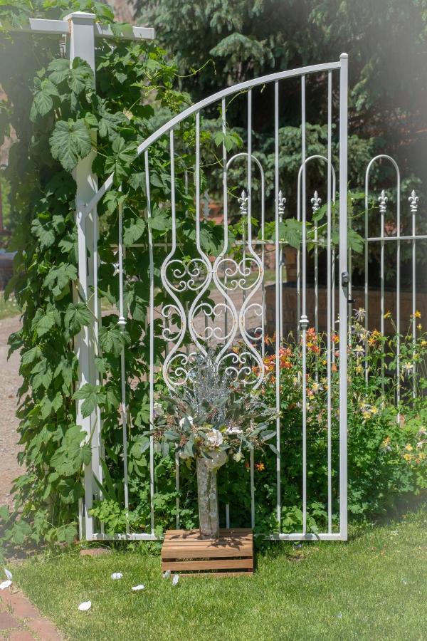 Secret Garden Bed And Breakfast Ouray Exterior photo